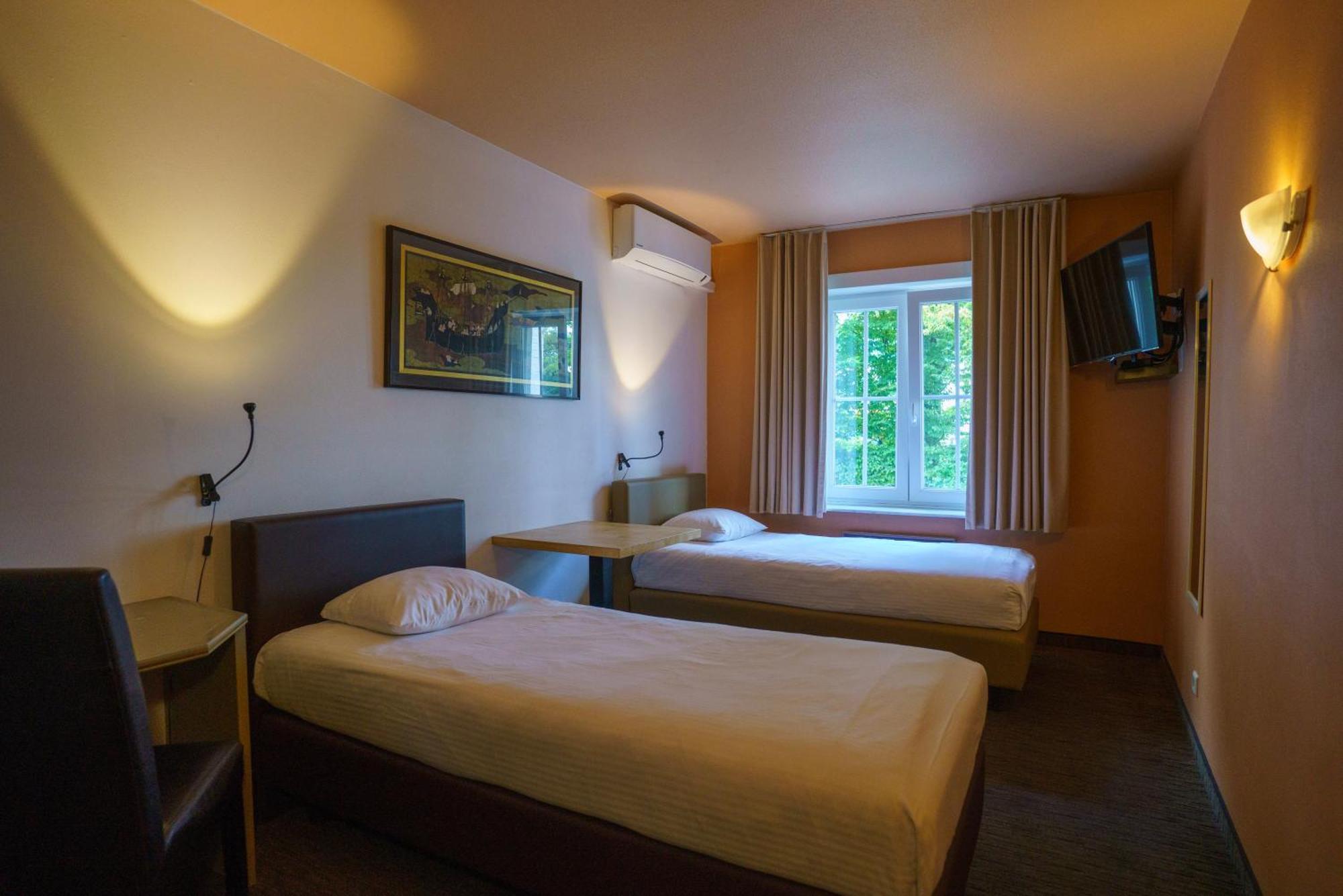 St-Janshof Hotel Waregem Exterior foto